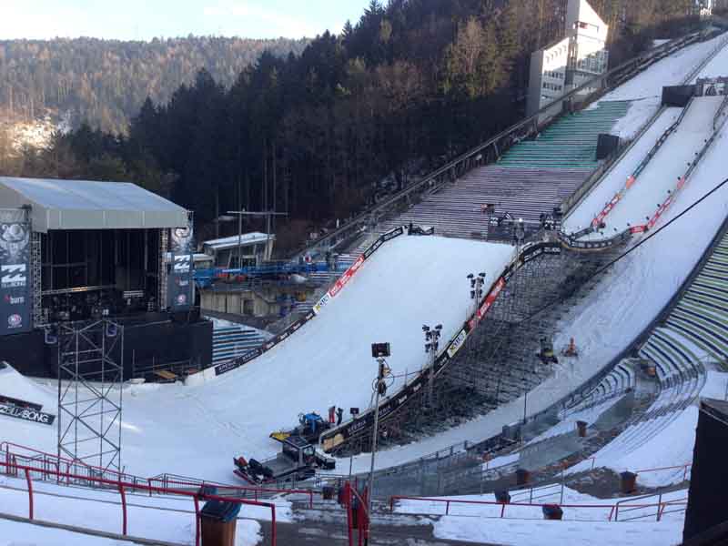 Zur News: Stageco: Großeinsatz bei der Billabong Air&Style