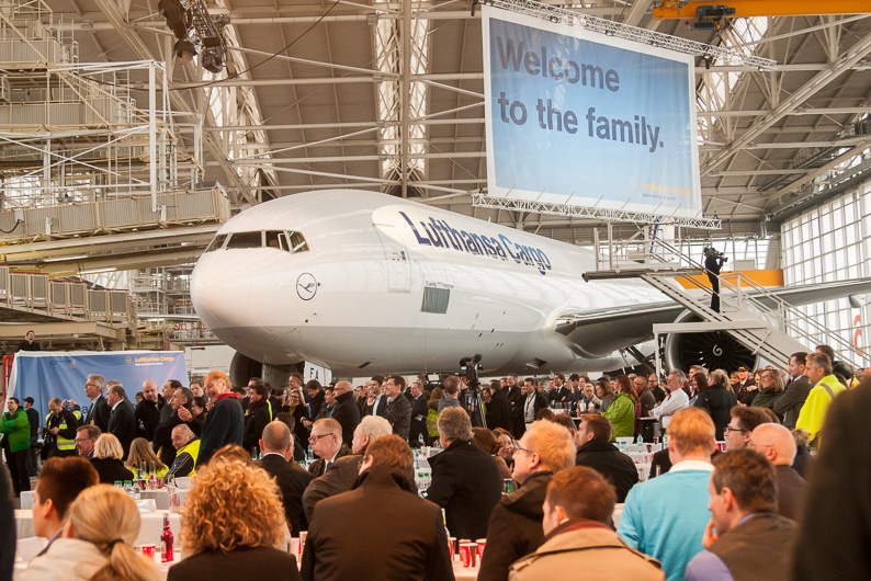 Zur News: Feierliche Lufthansa Cargo 777F Präsentation