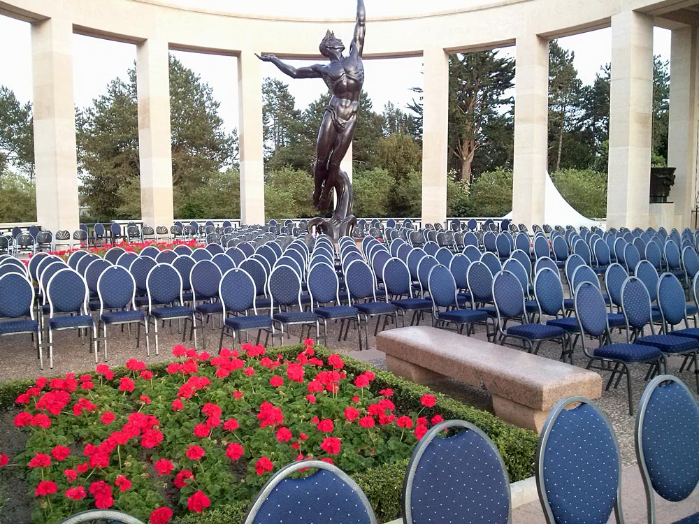 Zur News: Arena Mietmöbel beim Jubiläum des D-Days