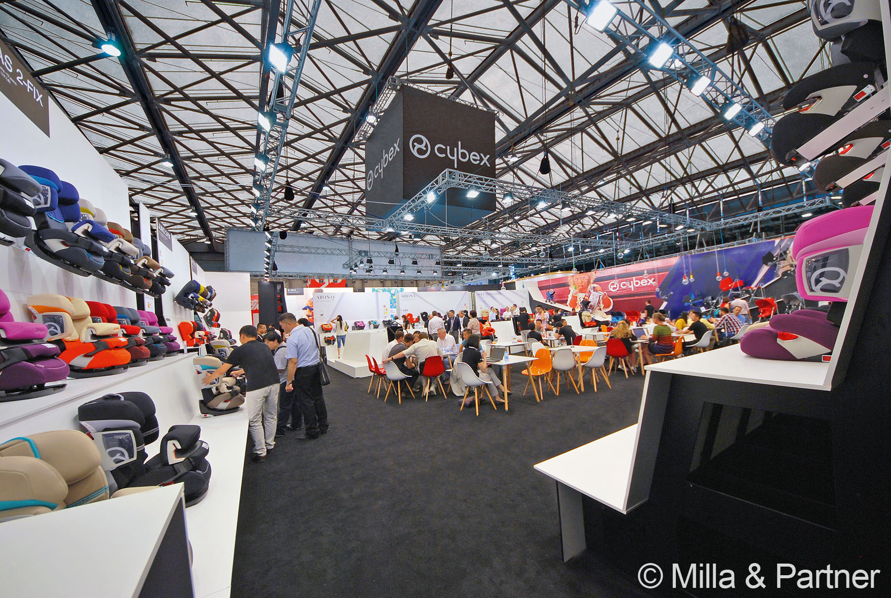 Zur News: Roll-Out: Corporate Architecture für CYBEX