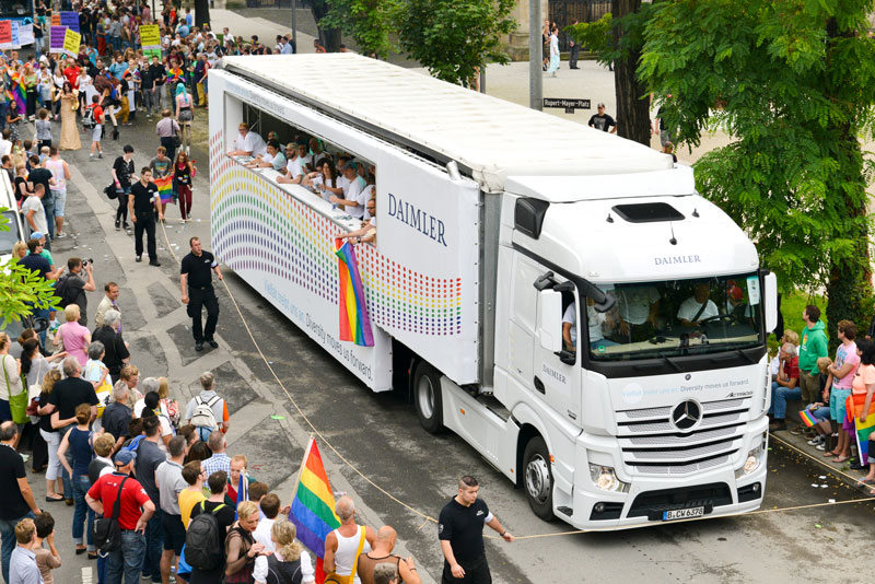 Zur News: Daimler AG mit b&b eventtechnik auf dem CSD
