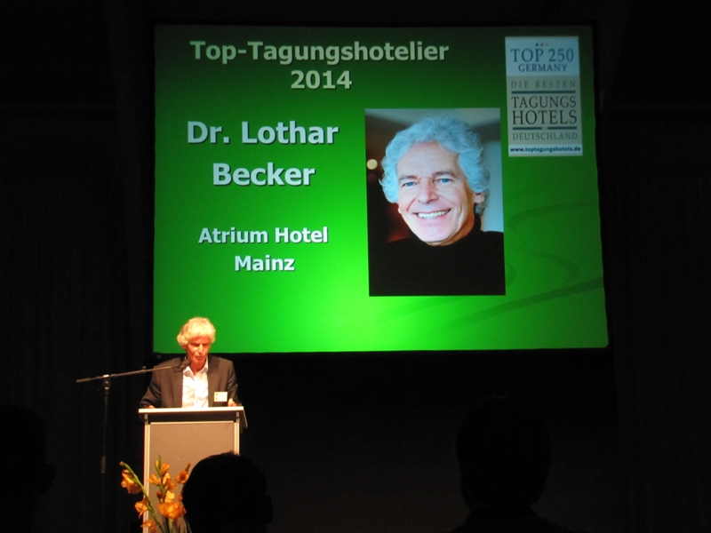 Zur News: Dr. Lothar Becker ist Top-Tagungshotelier 2014