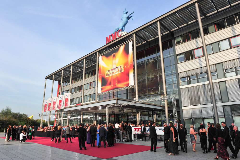 Zur News: Hier nehmen die Stars Platz