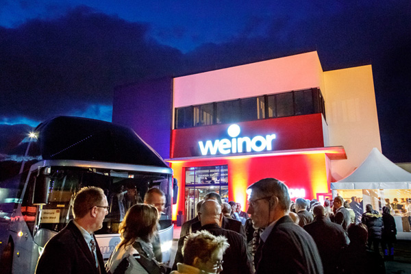 Zur News: Ellen Kamrad unterstützt weinor Showroom-Eröffnung