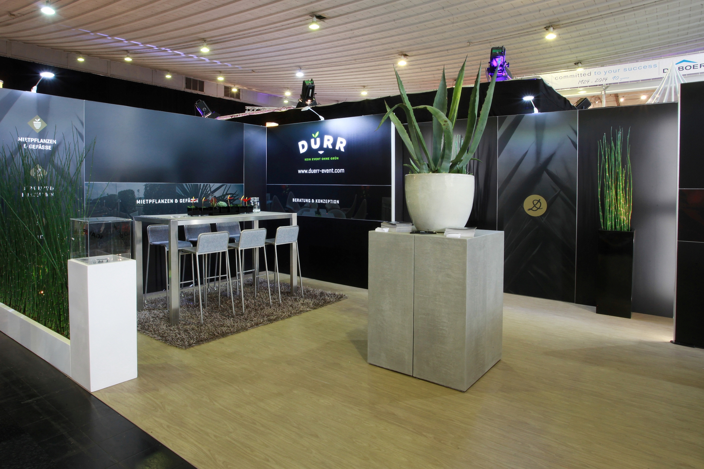 Zur News: Werkzeugfreier Longlife-Messestand