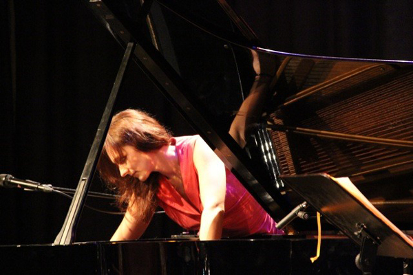 Zur News: Kölner Pianistin begeisterte im Remscheider H2O