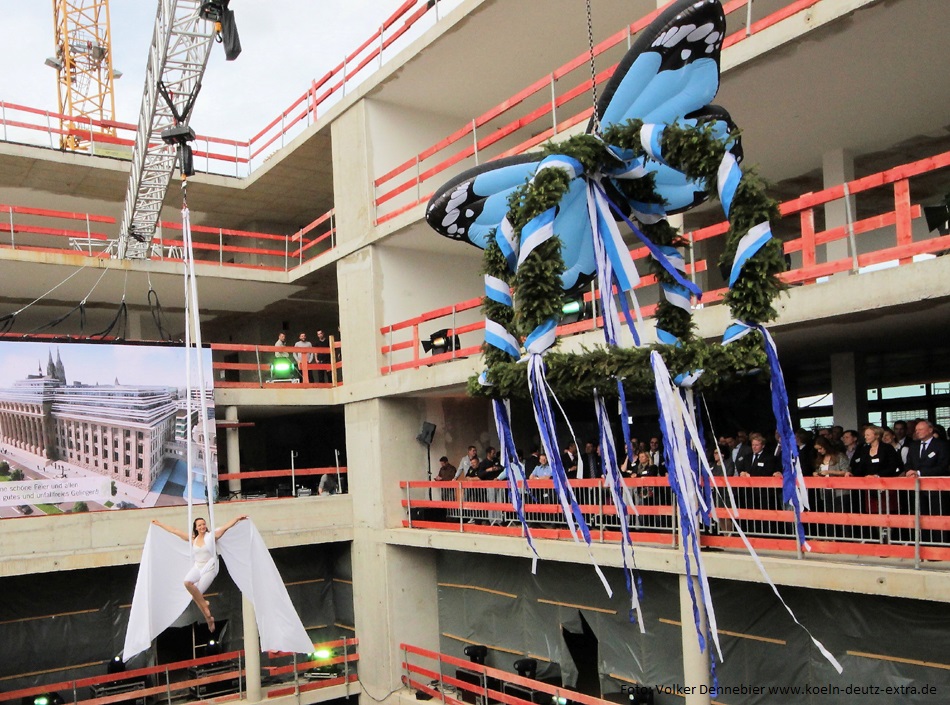 Zur News: Artistisches Richtfest: EASA-Zentrale eingeweiht
