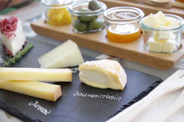 Zur News: Alsterfahrt mit Käse & Wein“