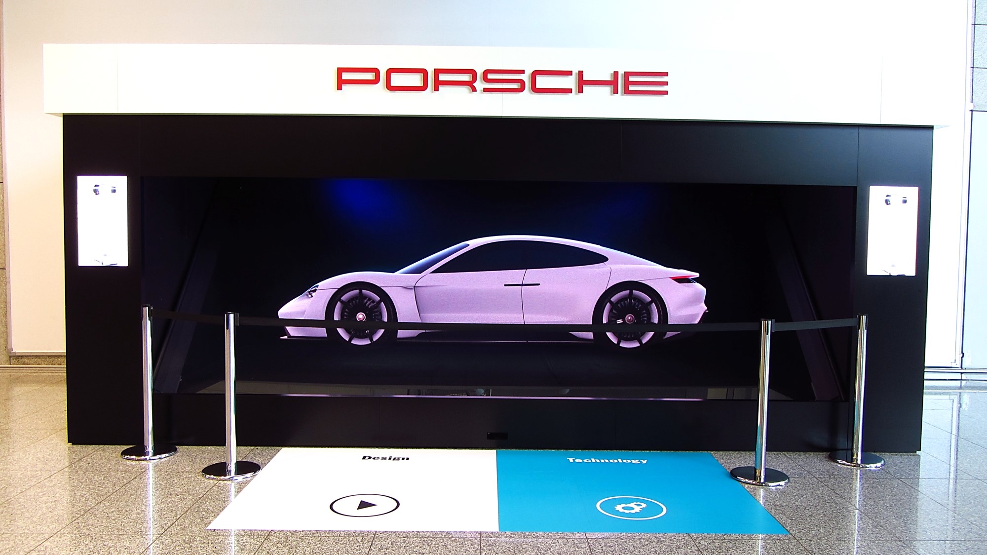 Zur News: Porsche MISSION E - Holographie in XXXL