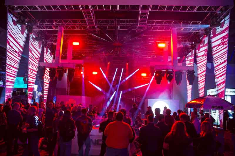 Zur News:  ROBE Lighting präsentiert Neuheiten auf der LDI