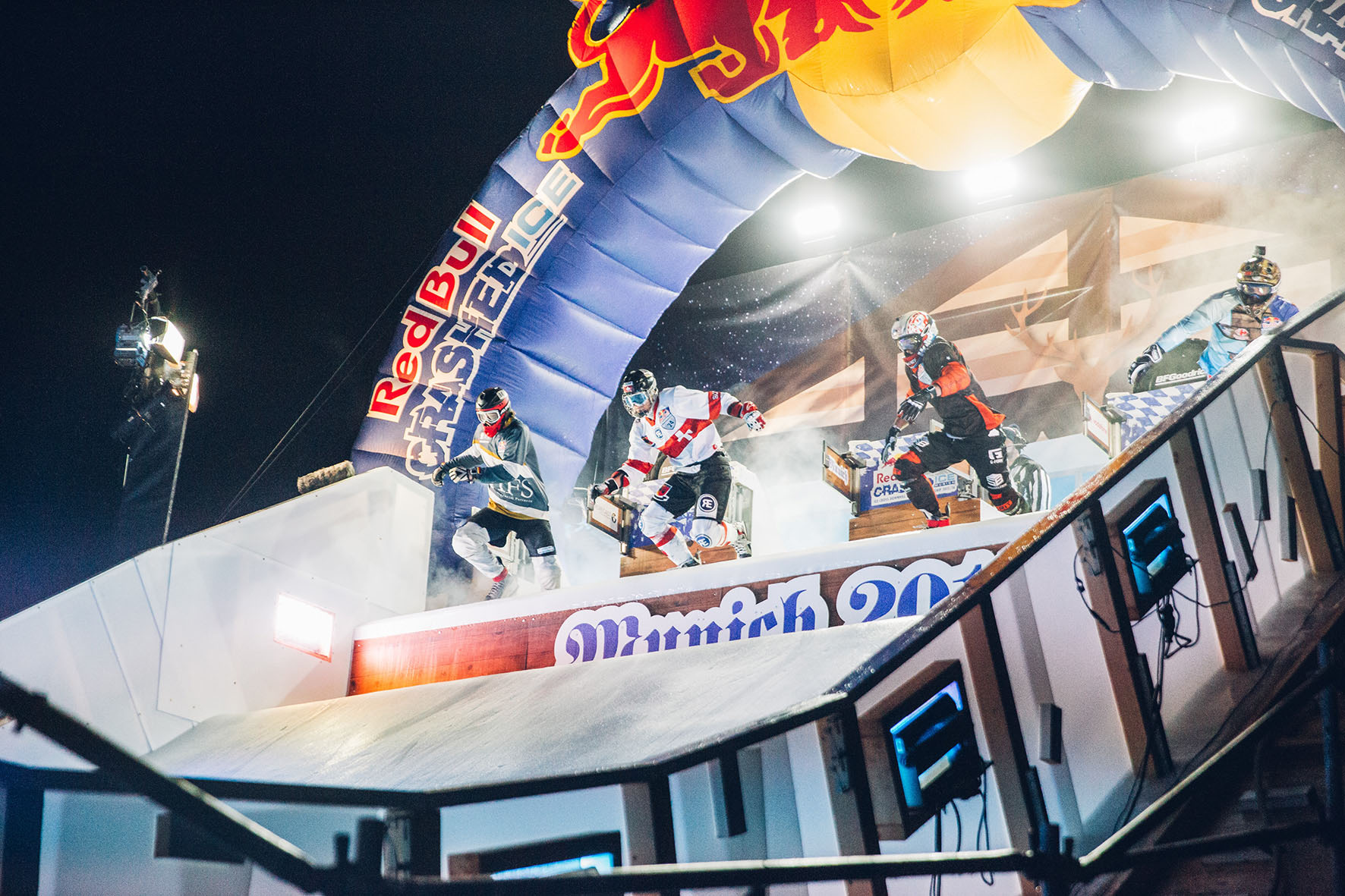 Zur News: VOK DAMS unterstützt Jeep® bei Red Bull Mega Event