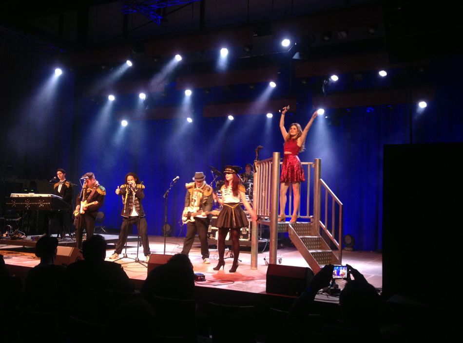Zur News: Beste Stimmung beim Live-Auftritt von De Coronas