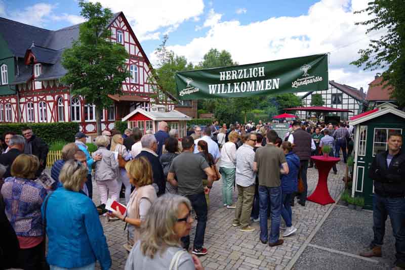 Zur News: Prominenz in Dagobertshausen