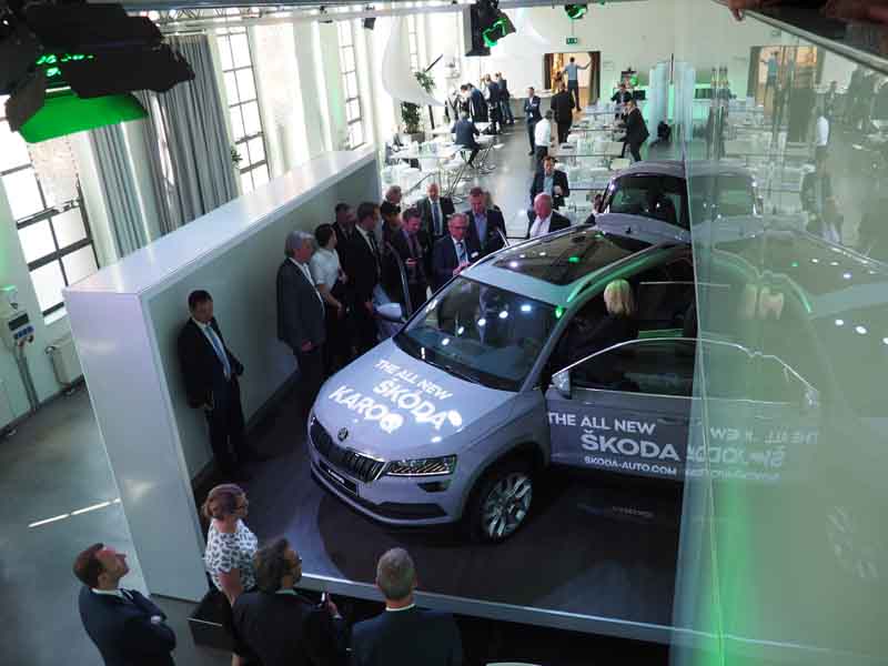 Zur News: Präsentation des neuen ŠKODA KAROQ im bauwerk köln