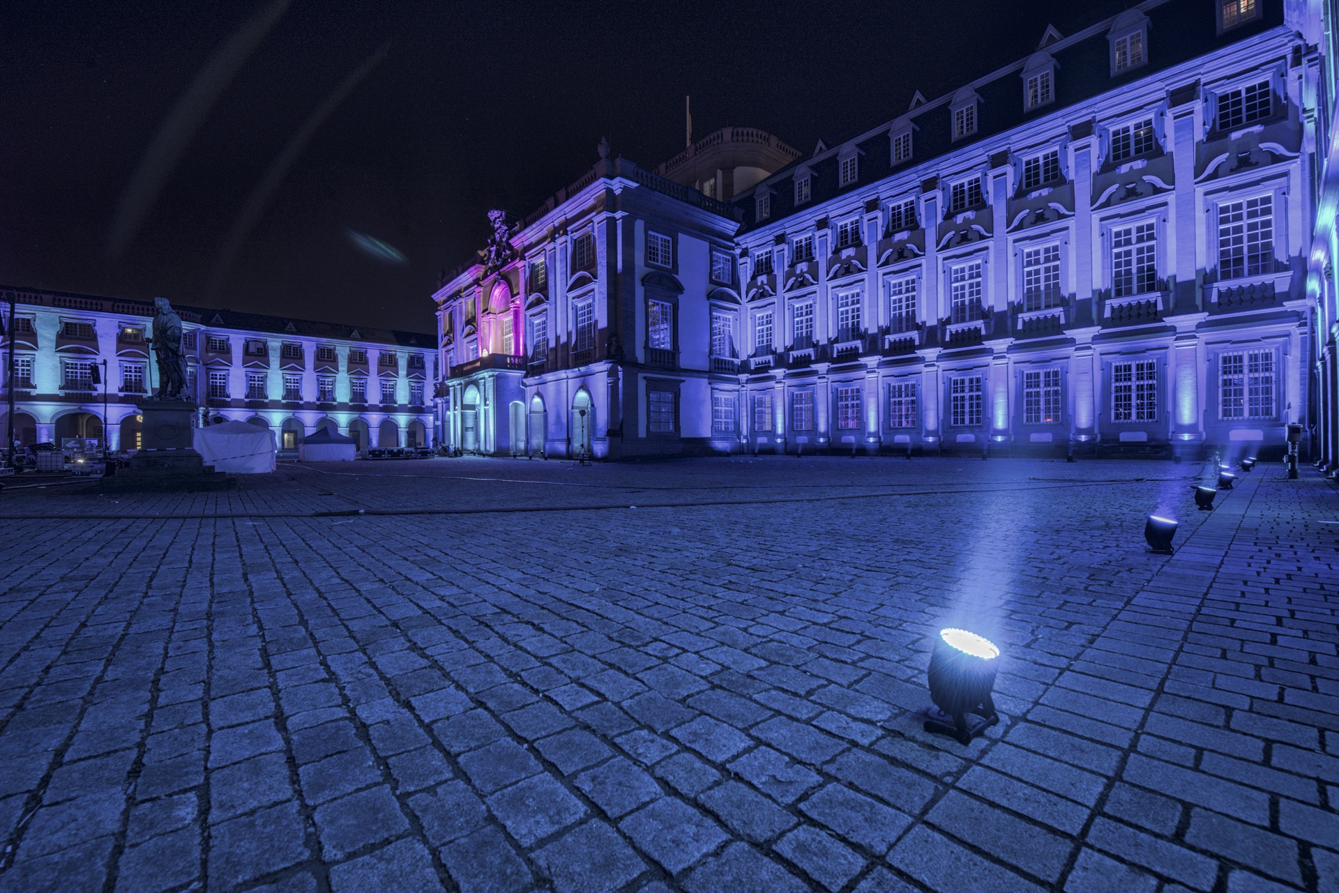 Zur News: Art Evolution Service realisiert Aquanario