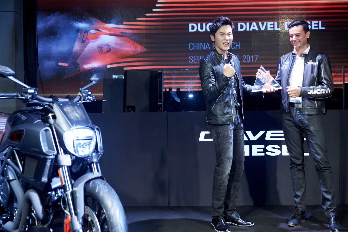 Zur News: VOK DAMS launcht Ducati Diavel Diesel
