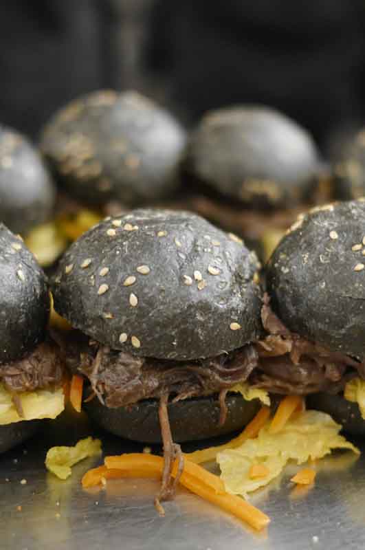 Zur News: WM-Burger in Schwarz-Rot-Gold bei Optimahl