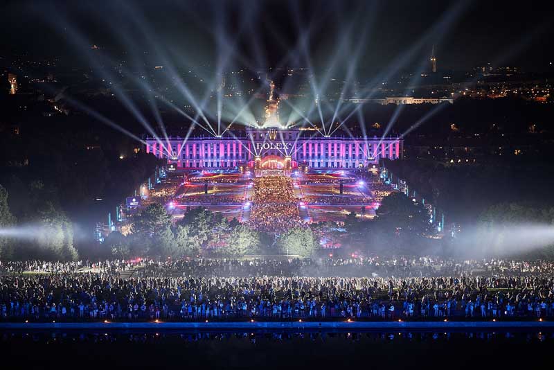 Zur News: Jerry Appelt setzt Wiener Philharmoniker in Szene