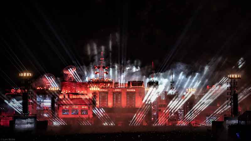 Zur News: ELATION Proteus Hybrid strahlen in Parookaville