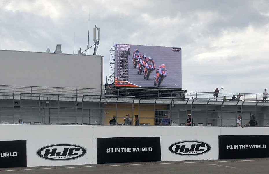 Zur News: AV-X rüstet MotoGP mit LED-Material aus