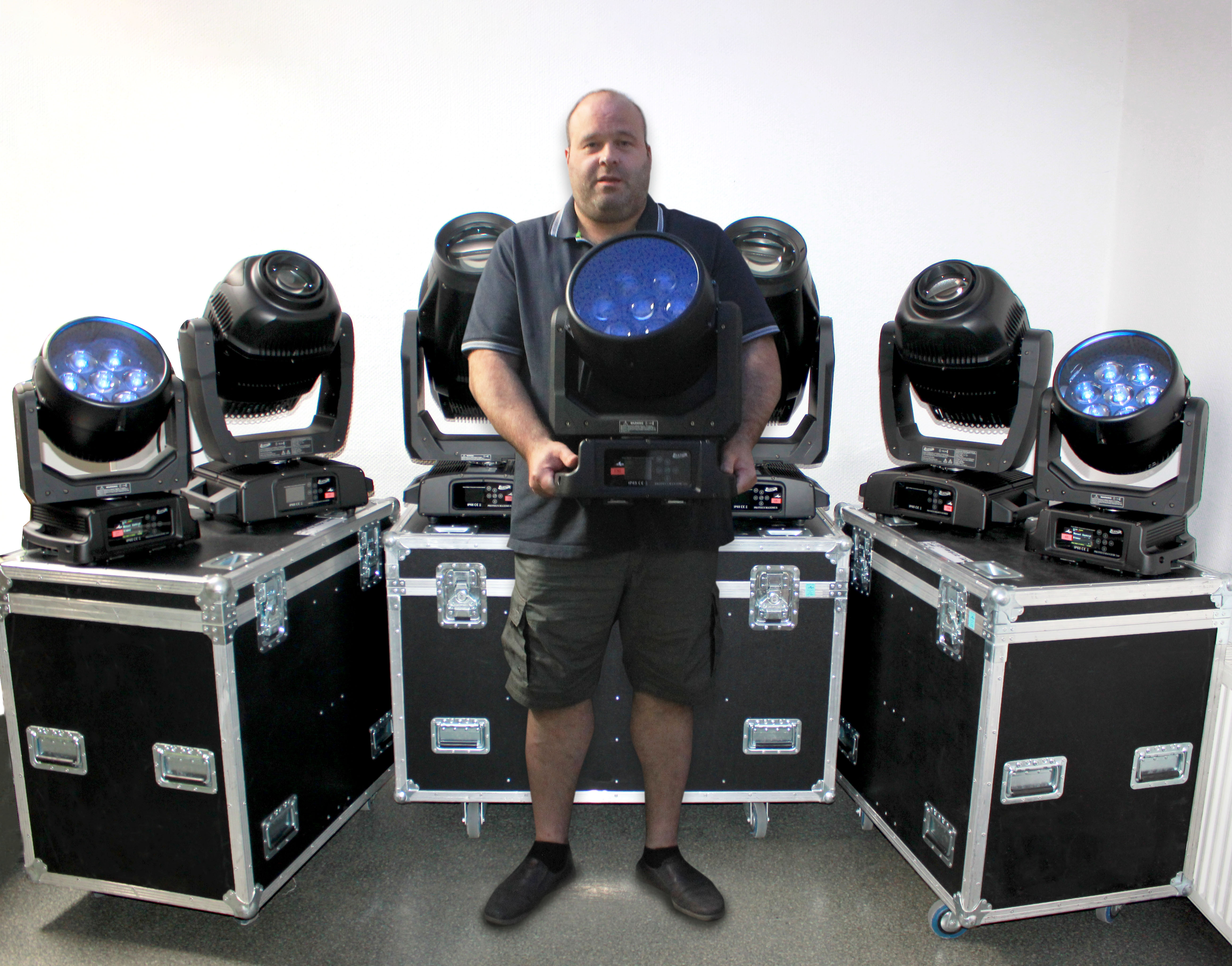 Zur News: Motion GmbH investiert in neueste Movinglights