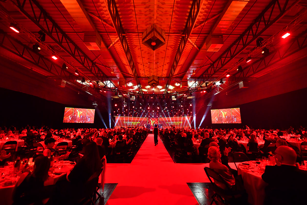 Zur News: Chauvet Professional unterstützt Kinderlachen Gala 2019 mit 120 Scheinwerfern
