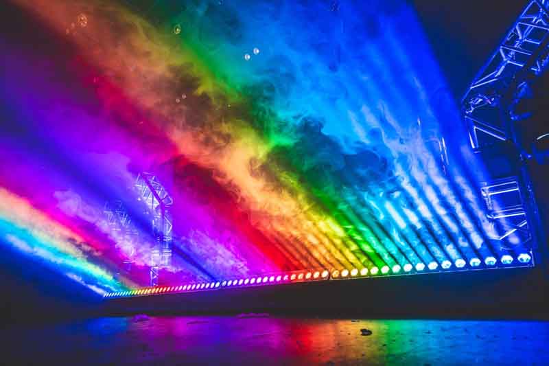 Zur News: ELATION beleuchtet Drive-In-Konzertserie in Monheim