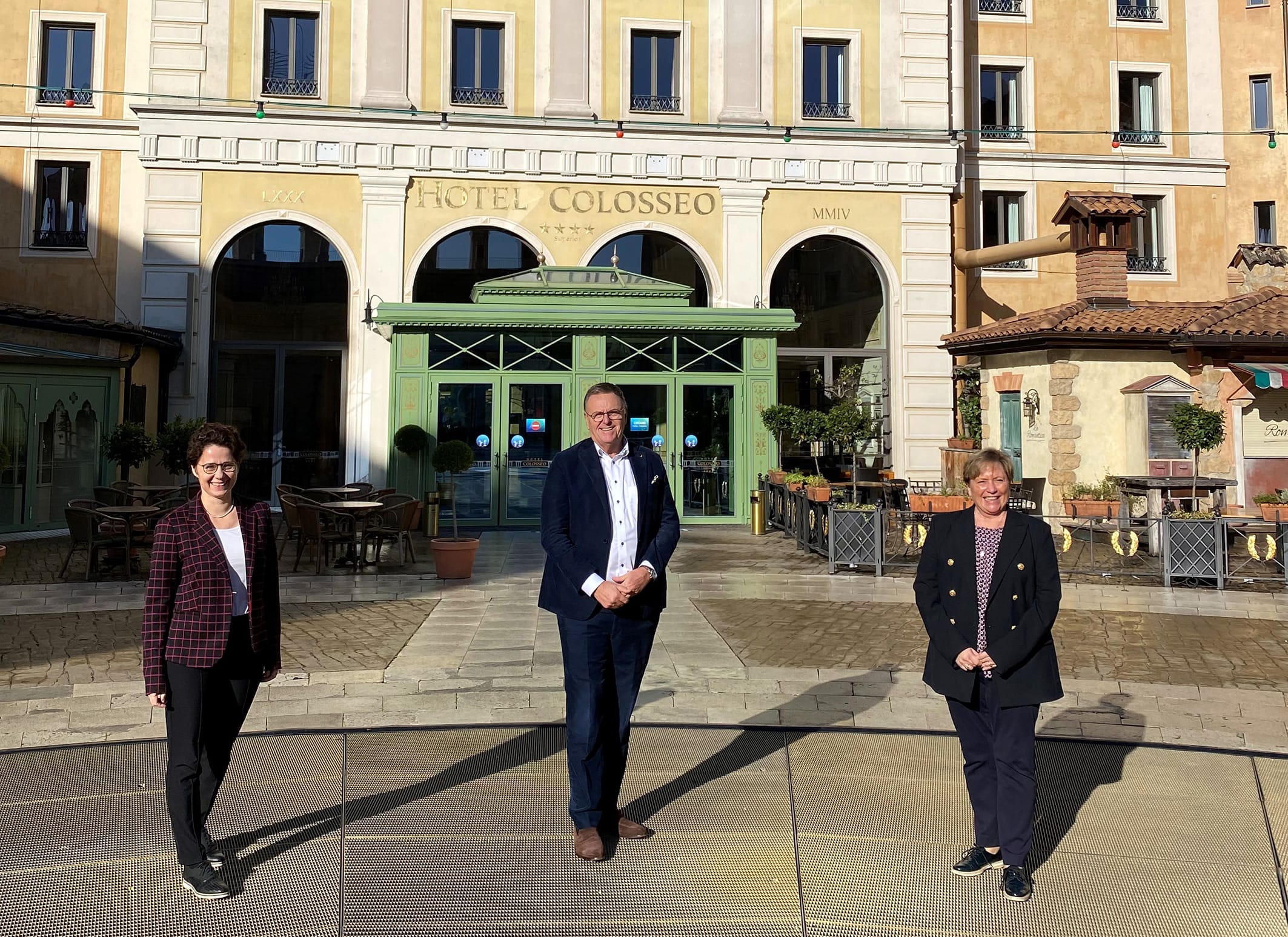 Zur News: Kultusministerin Eisenmann informiert sich im Europa-Park