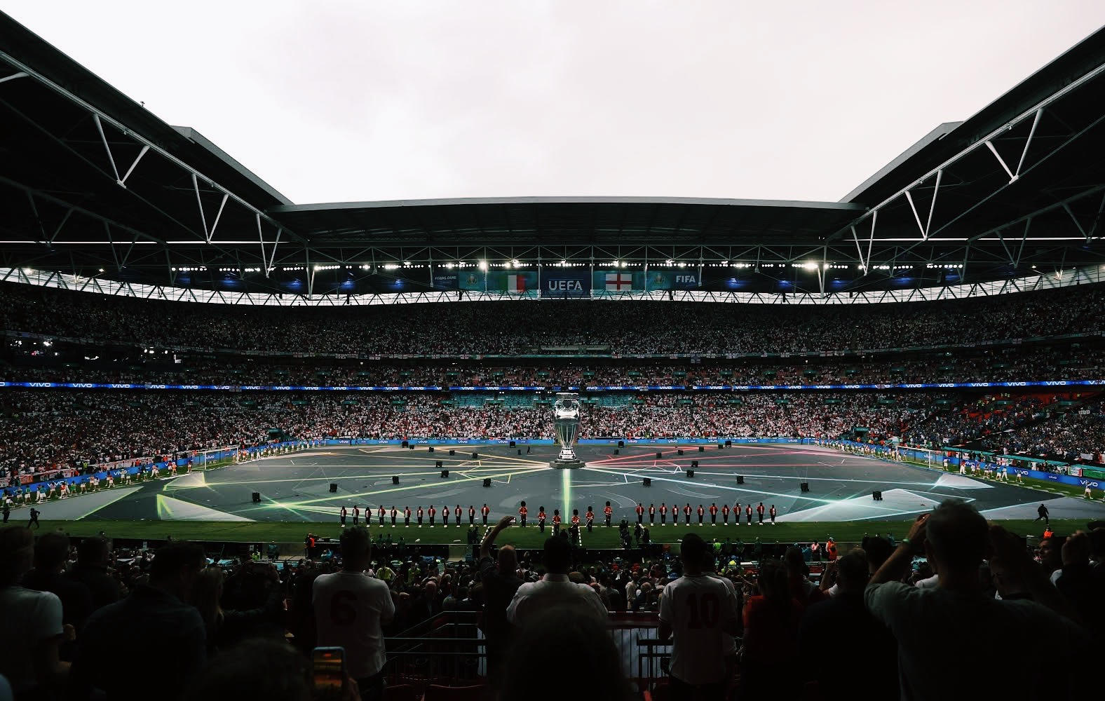 Zur News: Die UEFA EURO 2020 und die Rolle des mobilen Blockchain-Ticketing