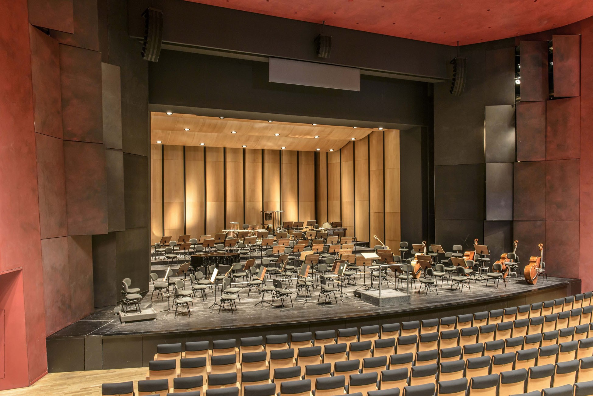Zur News: Theater Erfurt rüstet auf LED-Technik von ETC um