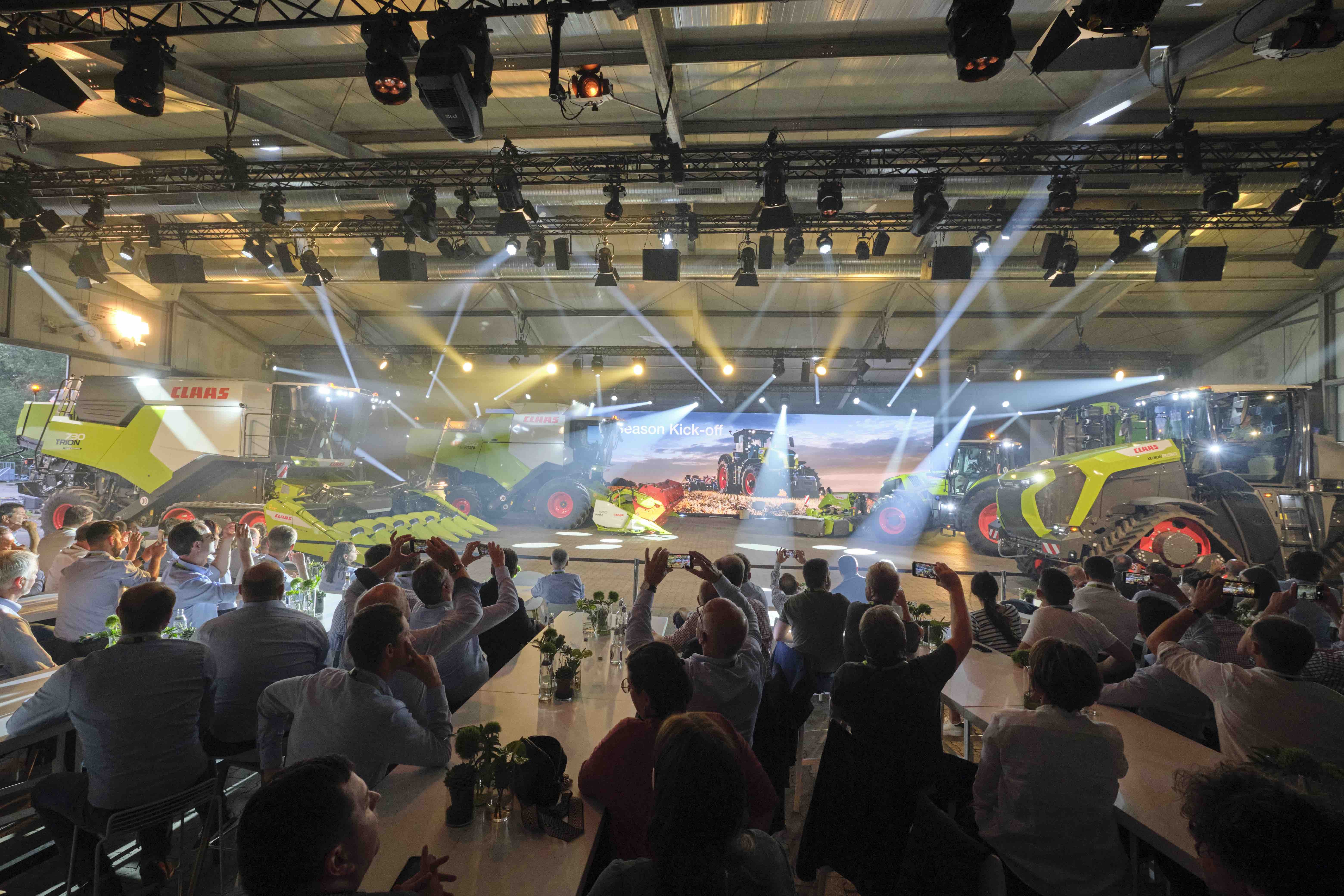Zur News: CLAAS setzt auf fischerAppelt, live marketing