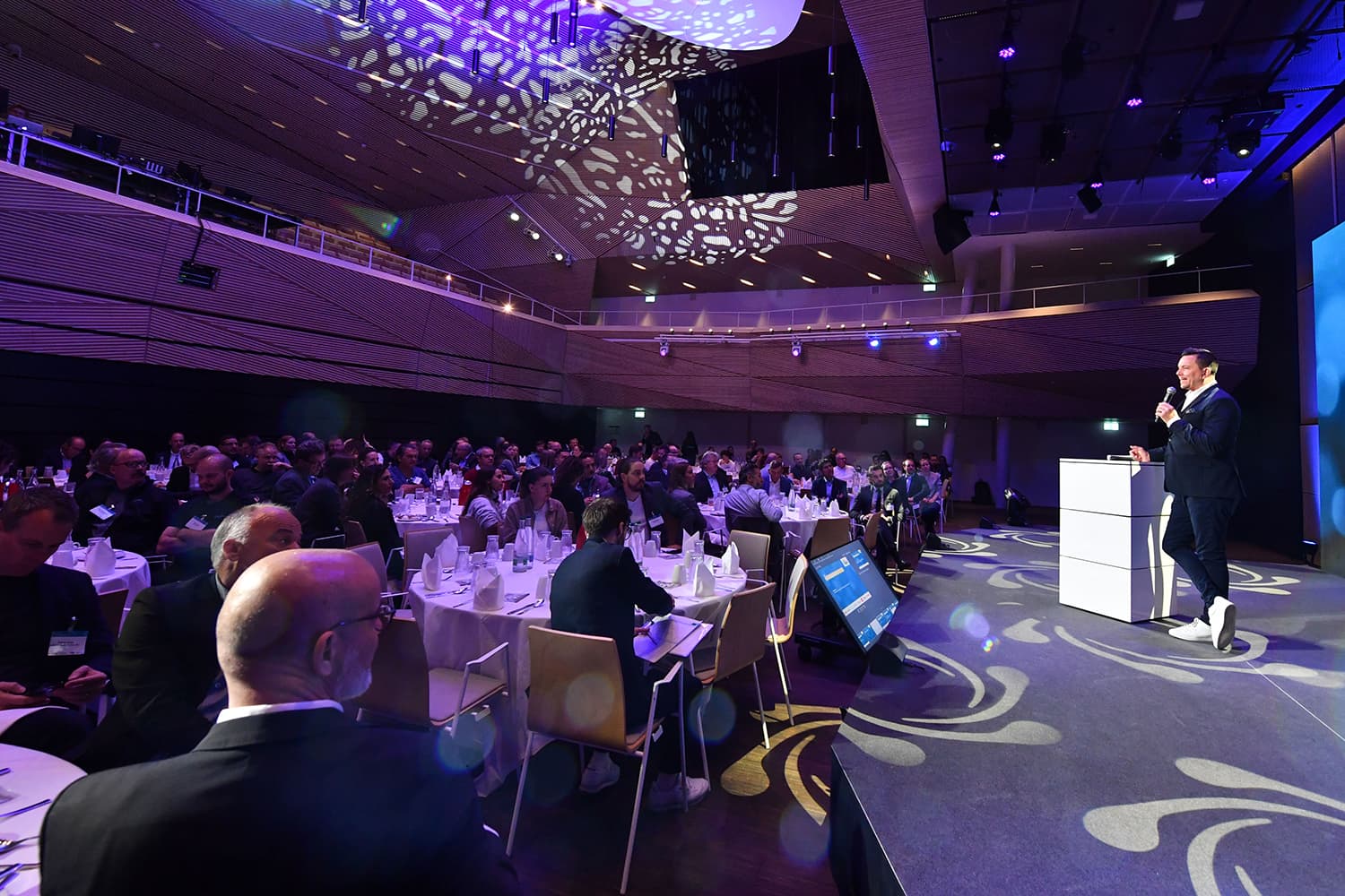 Zur News: Andermatt als Kulisse für rekordverdächtigen Entertainment-Kongress