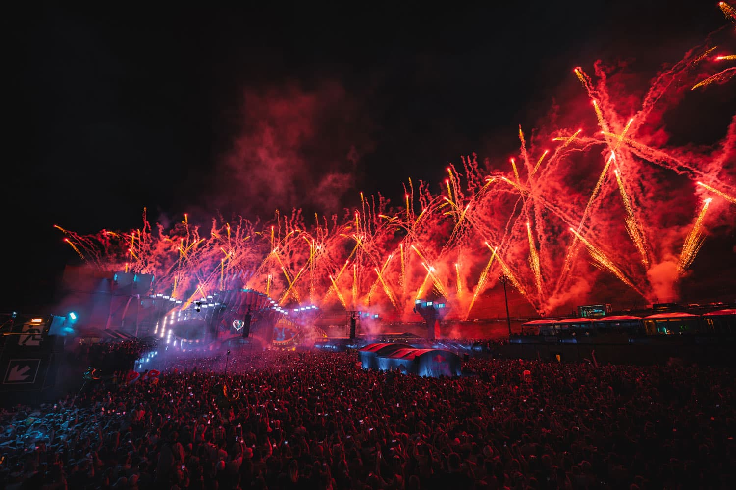 Zur News: Electric Love Festival läutet eine #NEWERA mit IP-Beleuchtung von GLP ein