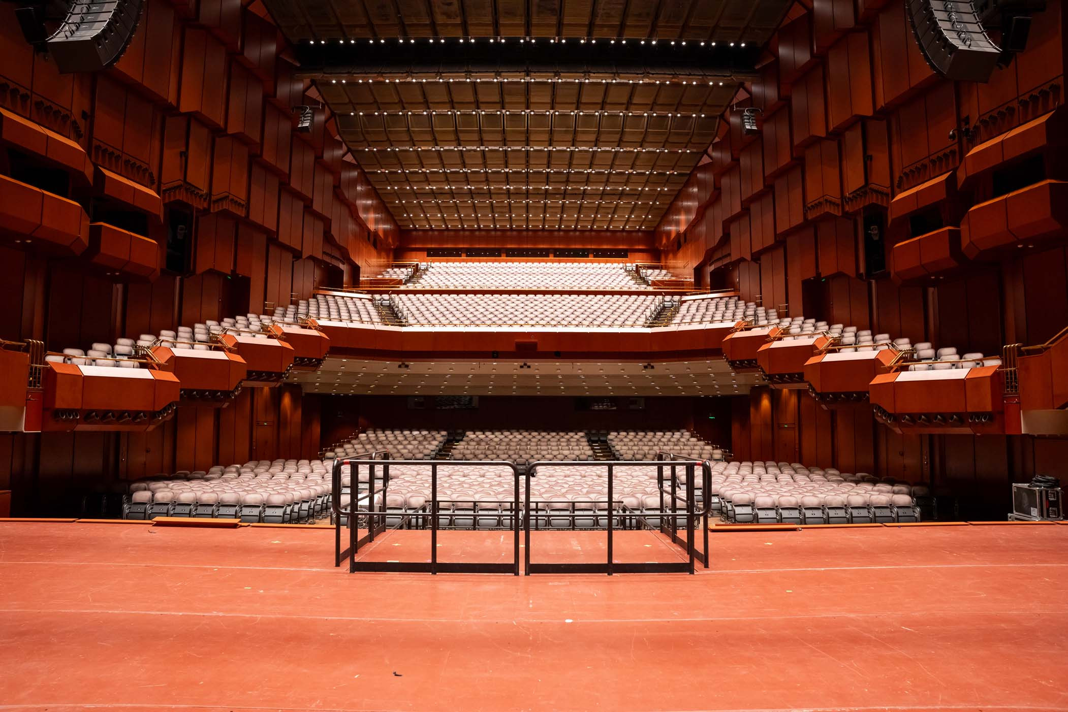 Zur News: Alte Oper Frankfurt glänzt mit ETC Navis und F-Drive