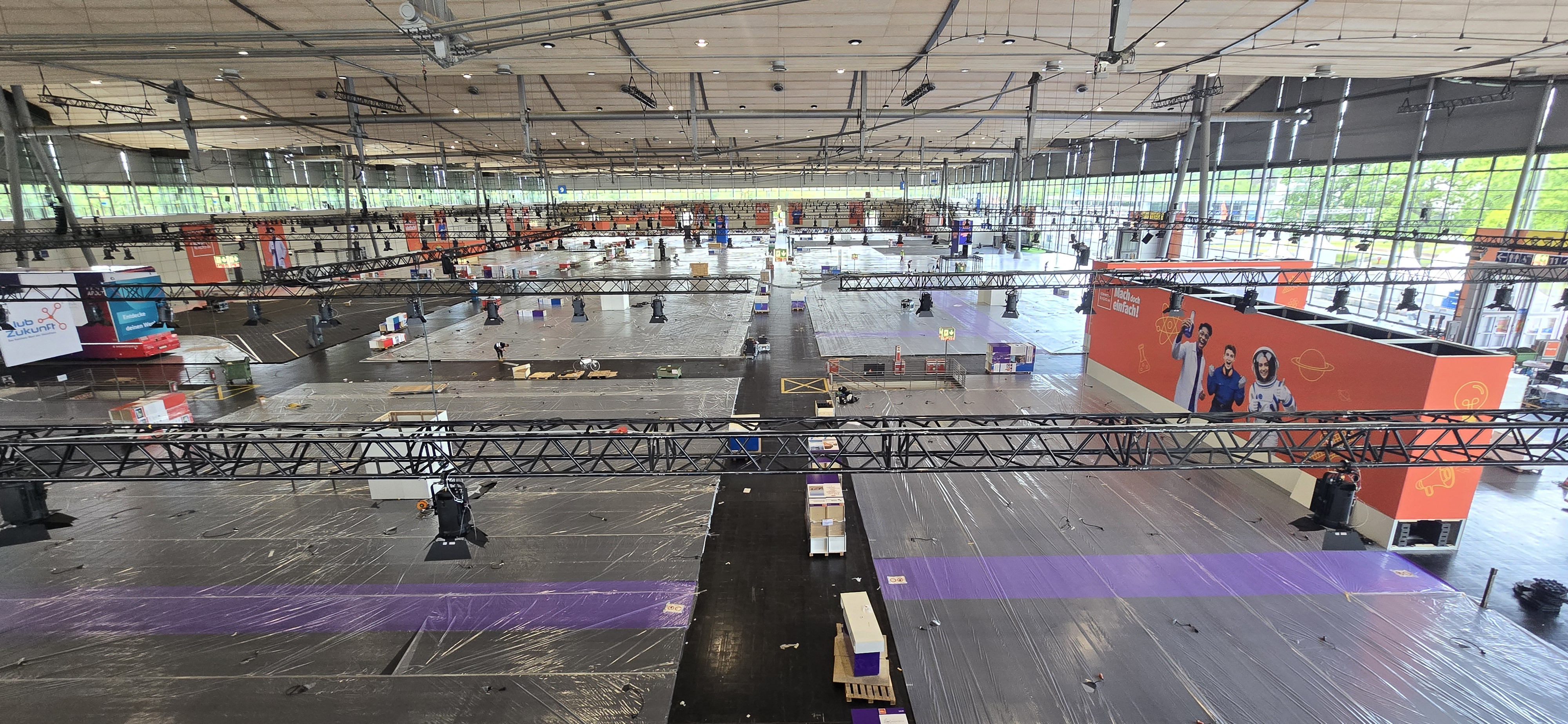 Zur News: Starke Partnerschaften für nachhaltige Großprojekte: Holtmann+ und Expodium bei der IdeenExpo 2026