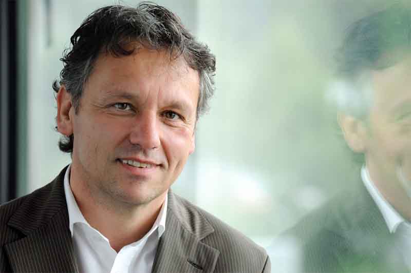 Zur News: Outstanding Solutions baut Sales Marketing aus