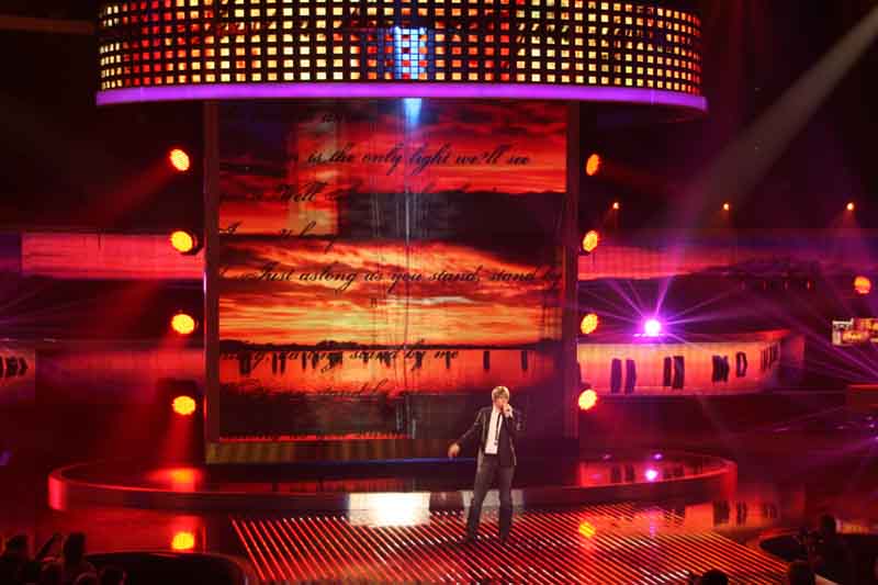 Zur News: impression im Chrom-Look beleuchten DSDS-Finale