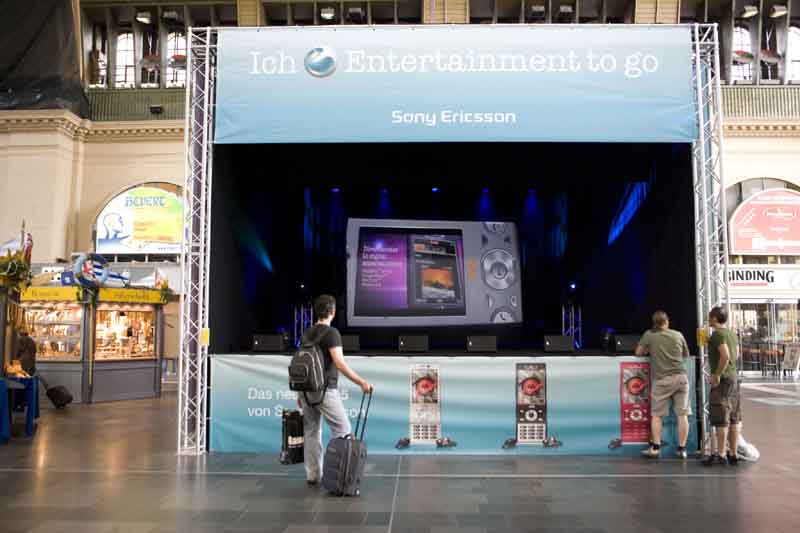 Zur News: Hologramm-Installation am Frankfurter Hauptbahnhof