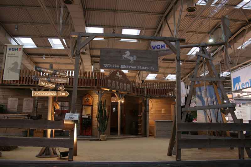 Zur News: Rauchende Colts auf der Agritechnica