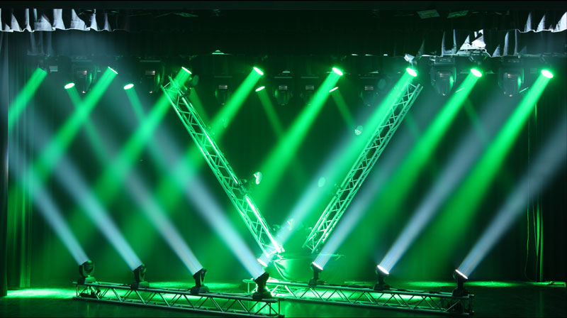 Zur News: LED-Mietpark hat JBLed A7 Zoom im Portfolio