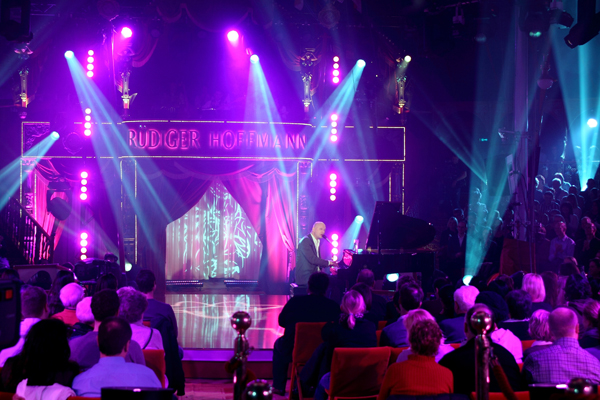 Zur News: Rüdiger Hoffmann: 25-jähriges Bühnenjubiläum mit Showtec