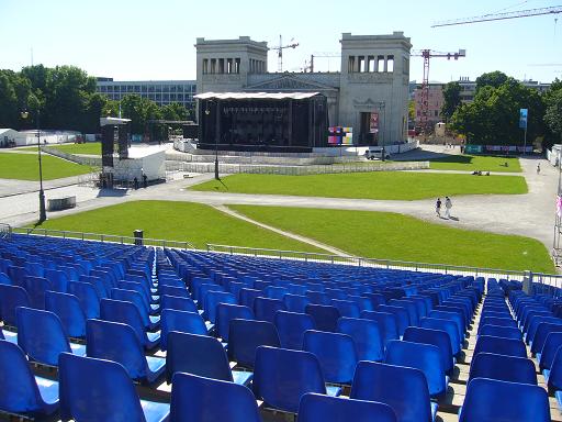 Zur News: Mit Eric Clapton auf dem Münchner Königsplatz