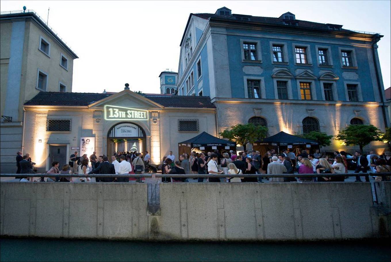 Zur News: Shocking Location für den “Shocking Shorts”