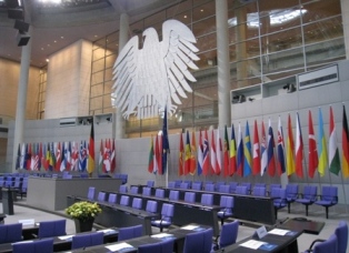 Zur News: Bundestag: Zuschlag für technische Betreuung