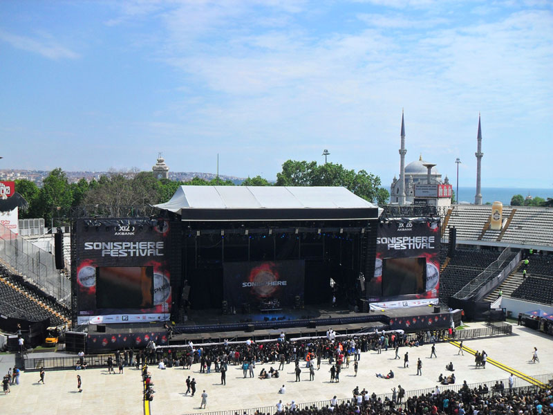 Zur News: Stageco bei Metal-Festival Sonisphere im Einsatz