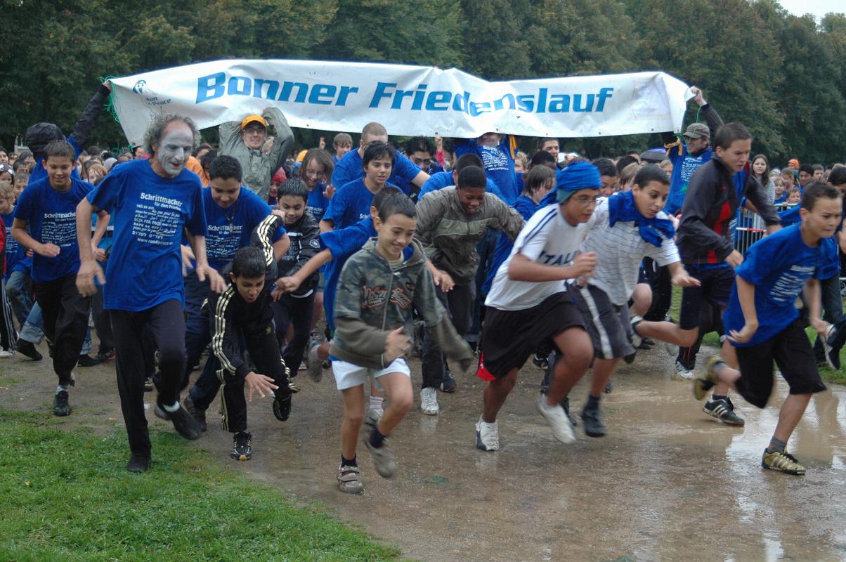 Zur News: Absperrungen von eps für den Bonner Friedenslauf