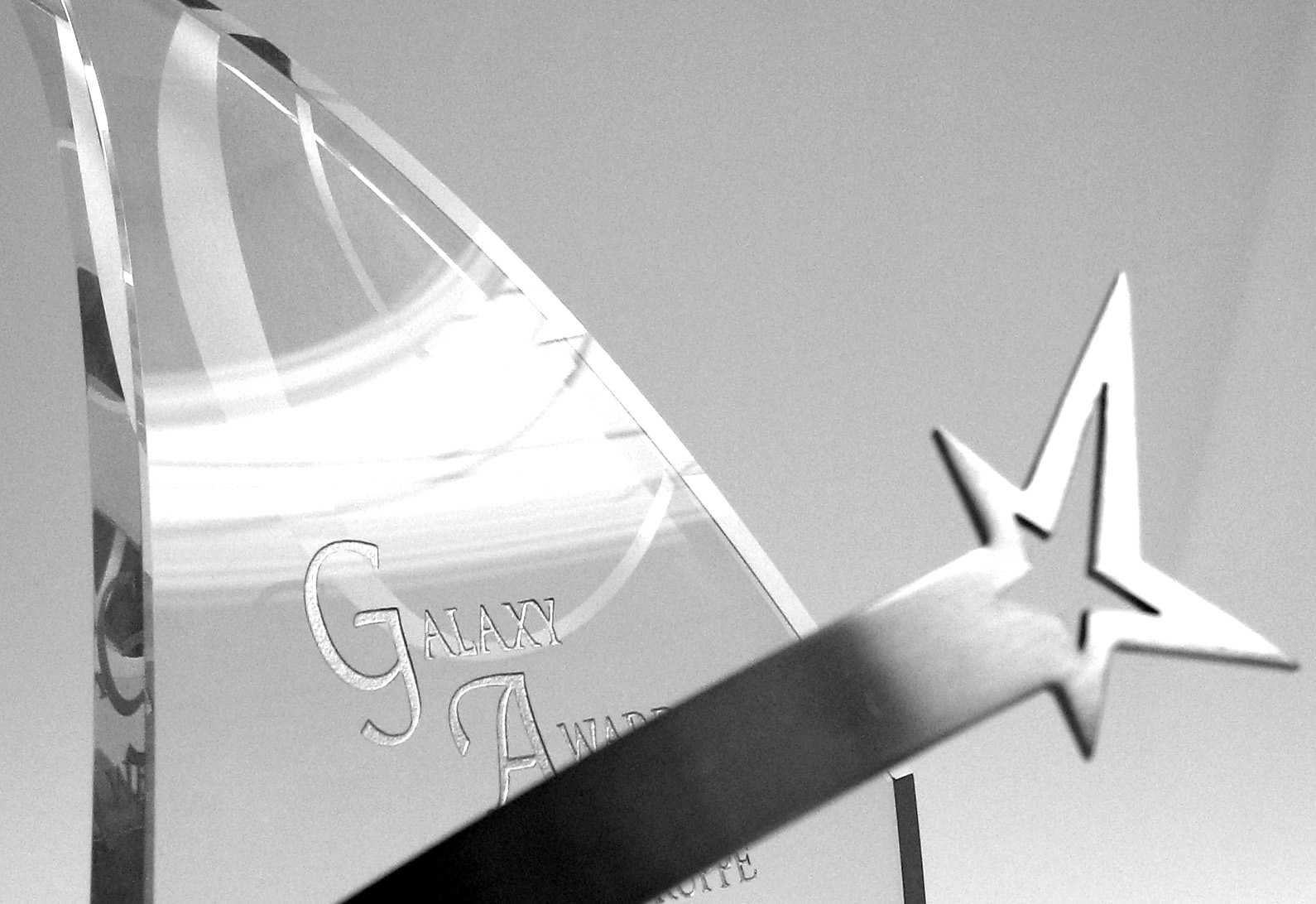 Zur News: VOK DAMS räumt beim Galaxy Award mit 5 Preisen ab