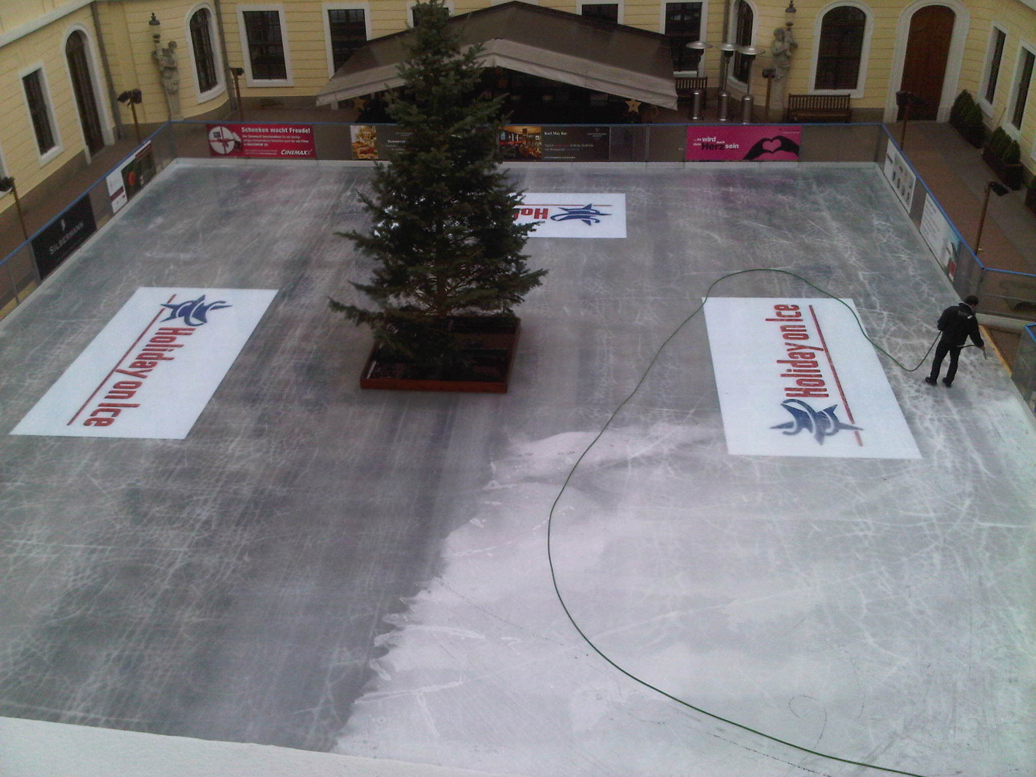 Zur News: allbuyone bei Holiday on Ice