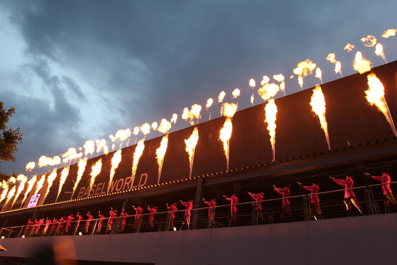 Zur News: lunatX inszeniert Flammen-Show auf der BaselWorld