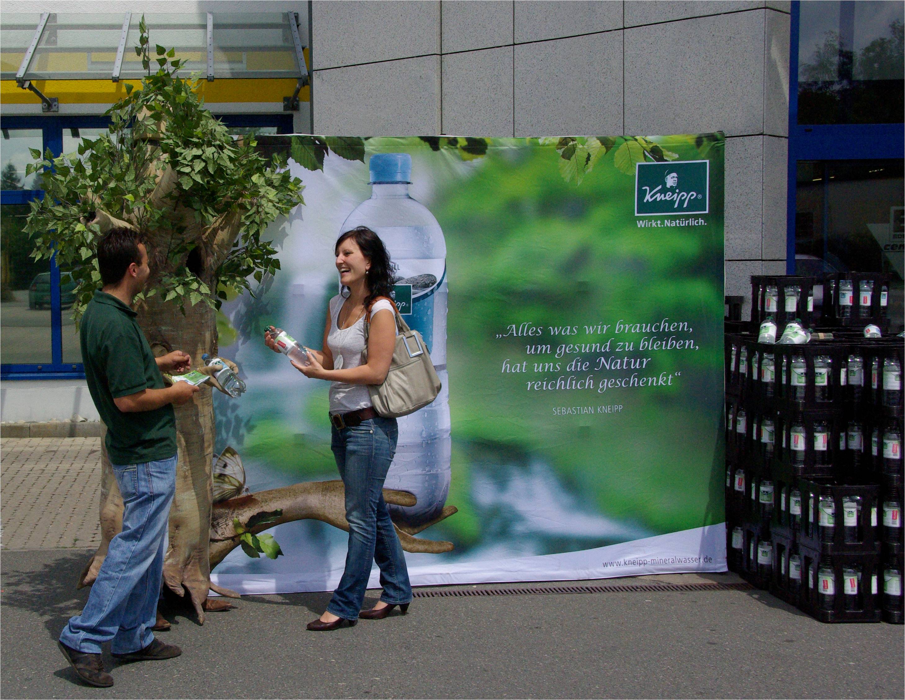 Zur News: DialogFeld erfrischt mit Kneipp Mineralwasser